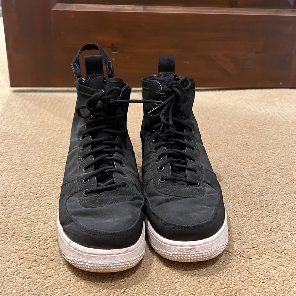 AF1